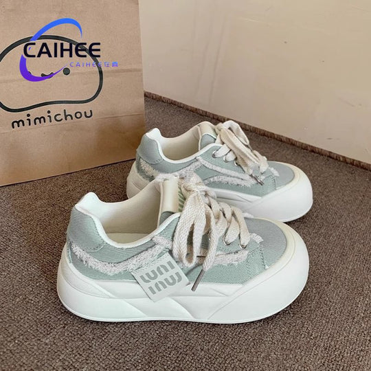 Damen Sneakers mit trendigem Sternen-Applikation und komfortabler Laufsohle EB