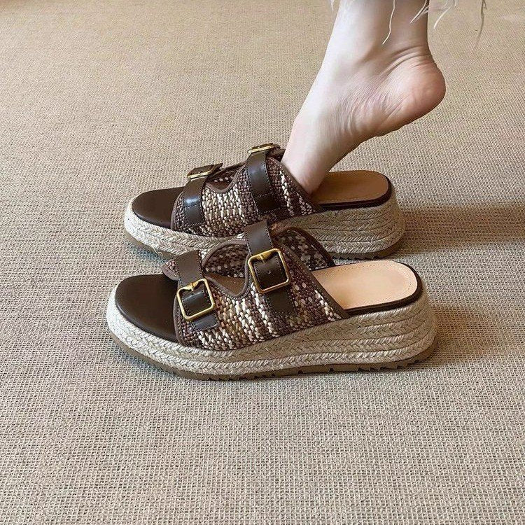 Damen Fashion Plateau-Pantoletten mit dekorativen Schnallen und ergonomischer Sohle EB