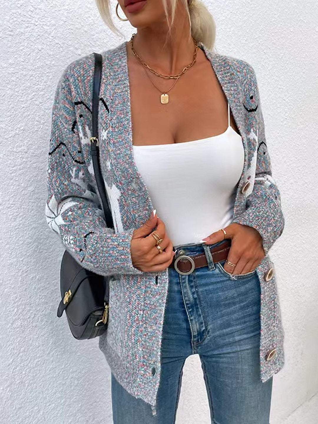 Damen Strickjacke mit kunstvollem Muster und eleganten Knopfdetails EB