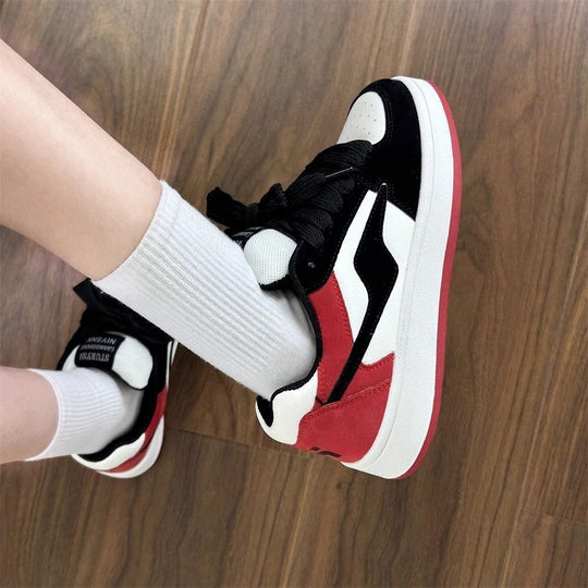 Damen Sportliche Sneakers in modischem Retro-Look mit speziellen Akzenten EB