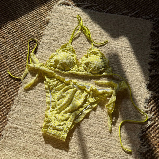 Damen Raffiniertes Triangel-Bikini-Set mit floralen Akzenten EB