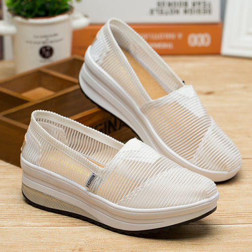 Damen Komfortable Slip-On Sneakers mit atmungsaktiver Oberflächenstruktur EB