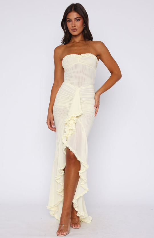 Damen Elegantes Strapless Maxikleid mit raffinierten Rüschendetails und asymmetrischem Schnitt EB