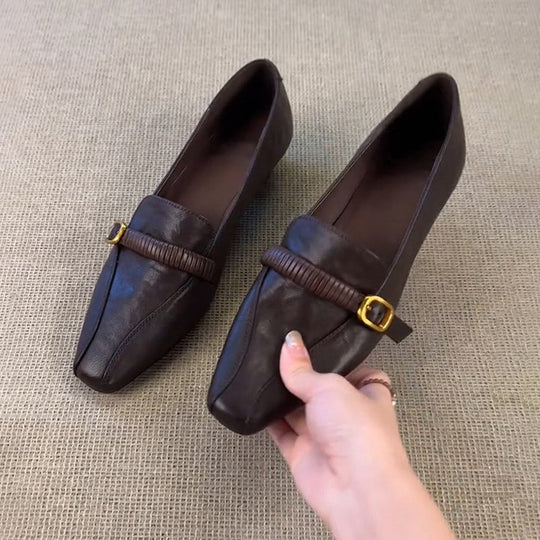Damen Elegante Mokassins mit modischem Riemenverschluss und spitz zulaufendem Design EB