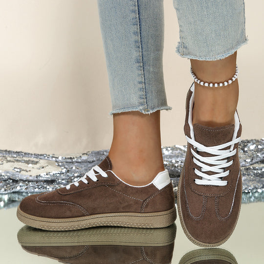 Damen Sneaker aus weichem Wildleder mit rutschfester Sohle EB