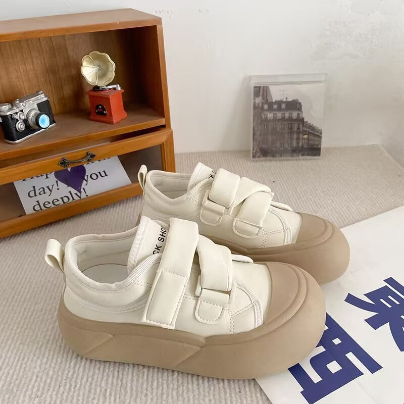 Damen Sneaker mit verstellbarem Klettverschluss und dicker Sohle EB