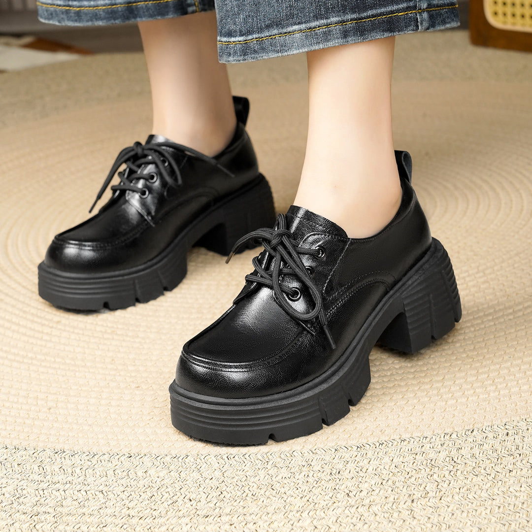 Damen Schnürstiefeletten mit robustem Blockabsatz und klassischem Design EB