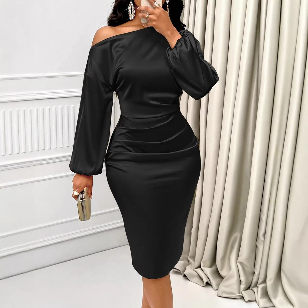 Damen figurbetontes Kleid mit asymmetrischem Ausschnitt EB