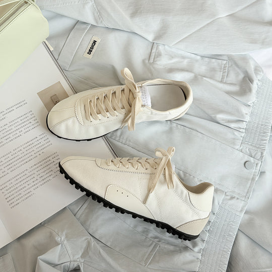Damen Sportliche Sneakers im minimalistischen Design mit atmungsaktiver Oberflächenstruktur und stabiler Sohle EB
