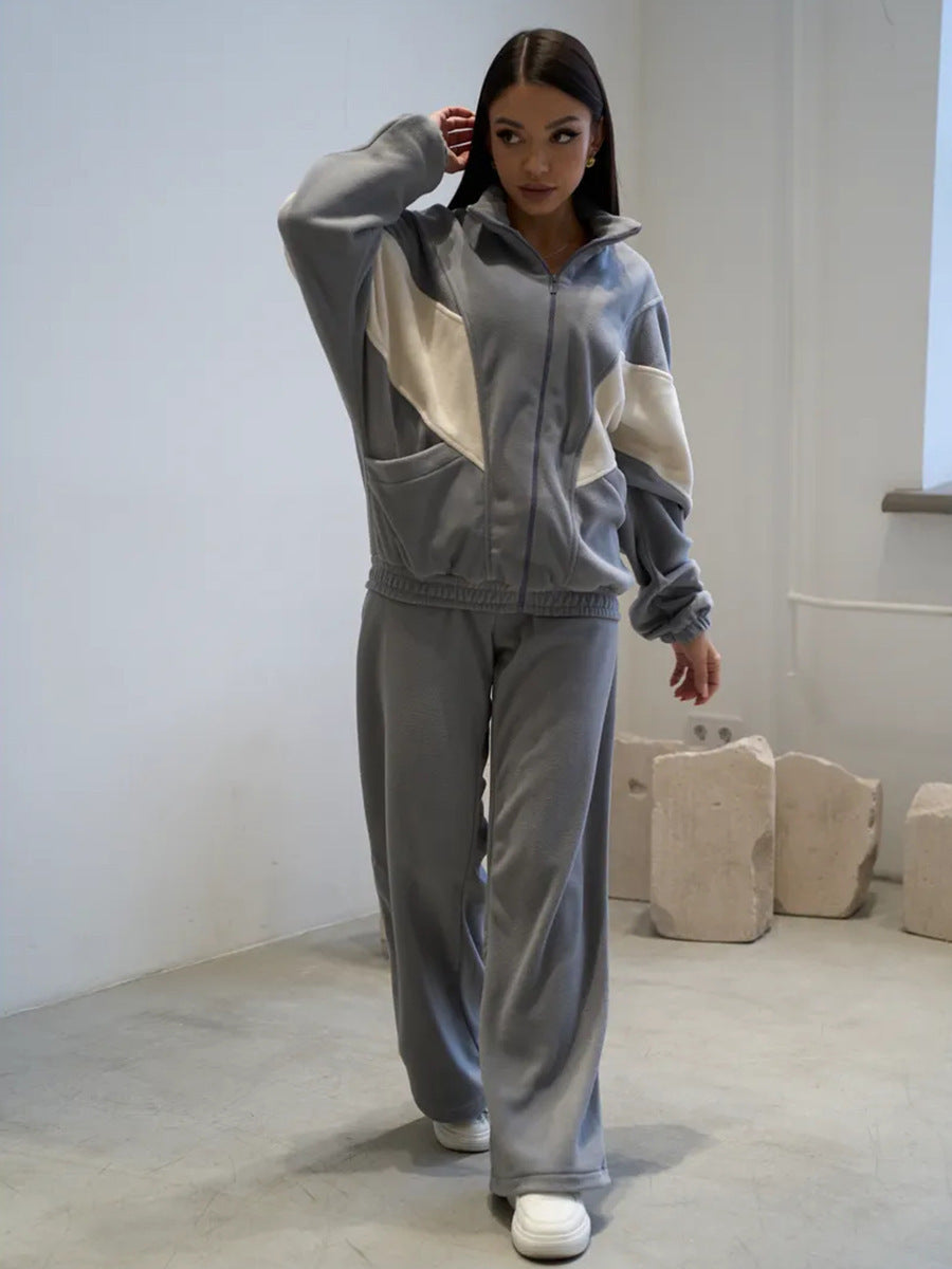 Damen oversized Reißverschluss-Fleecejacke mit Paneel-Details und weiter High-Waist-Loungehose Eichborn Berlin