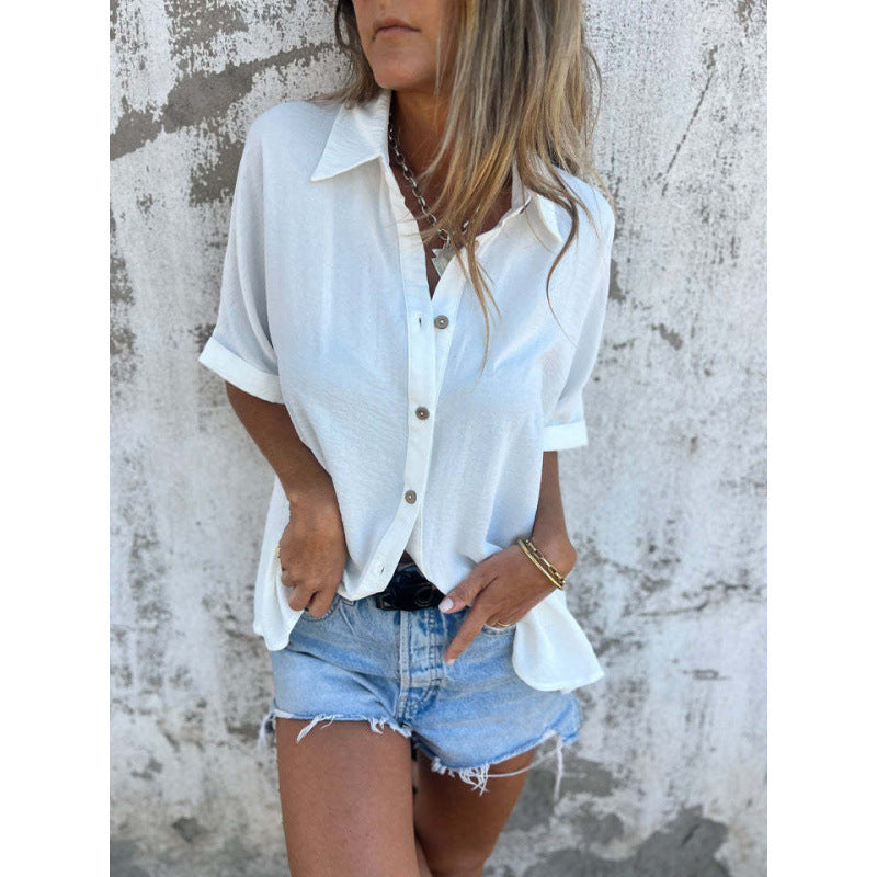 Damen lässige Kurzarmbluse mit Knopfdetails und Rollkragen EB