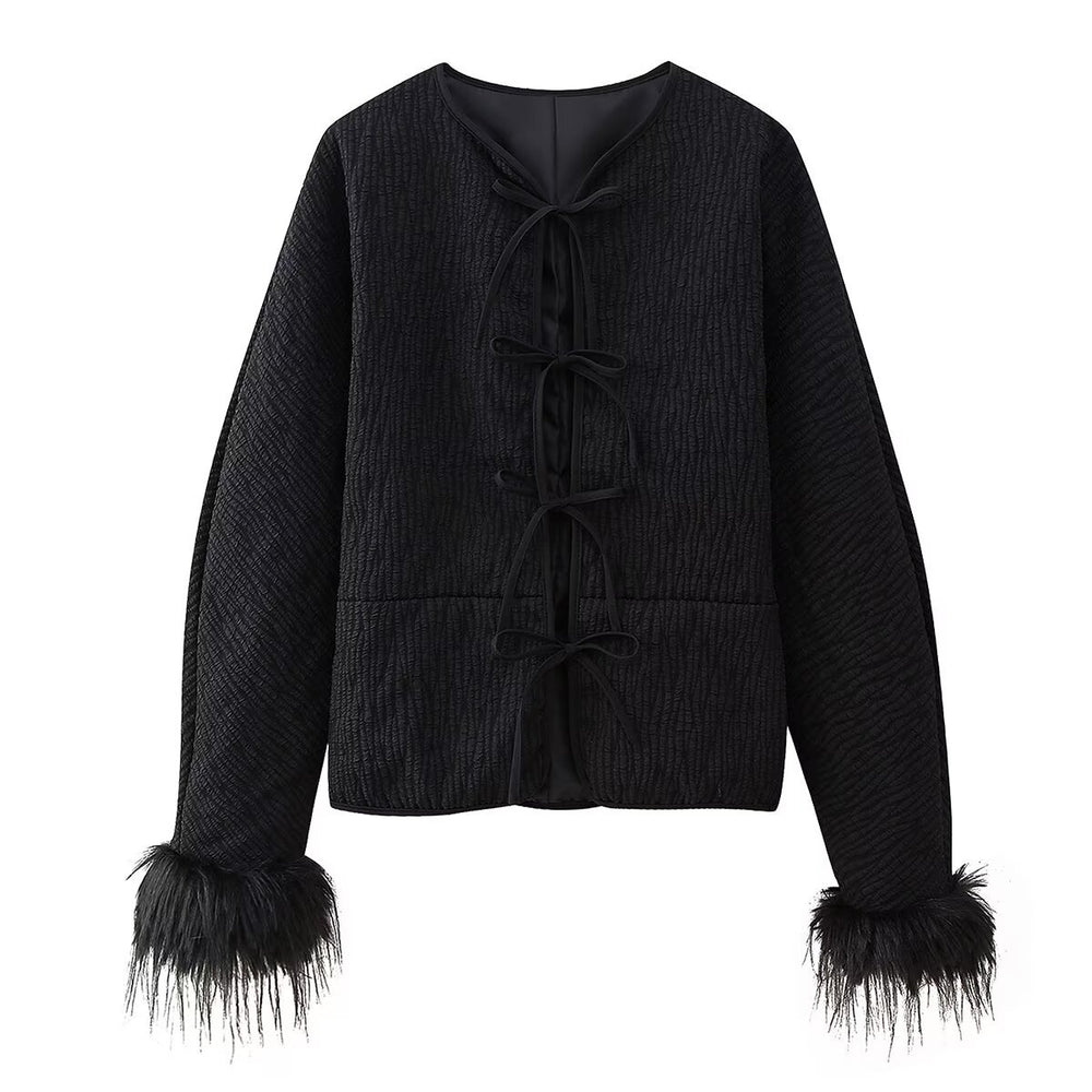 Damen elegante Steppjacke mit kunstvollen Rüschendetails und hohem Kragen EB