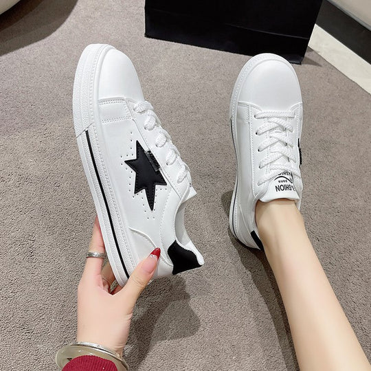 Damen Sneaker mit auffälligem Stern-Design EB