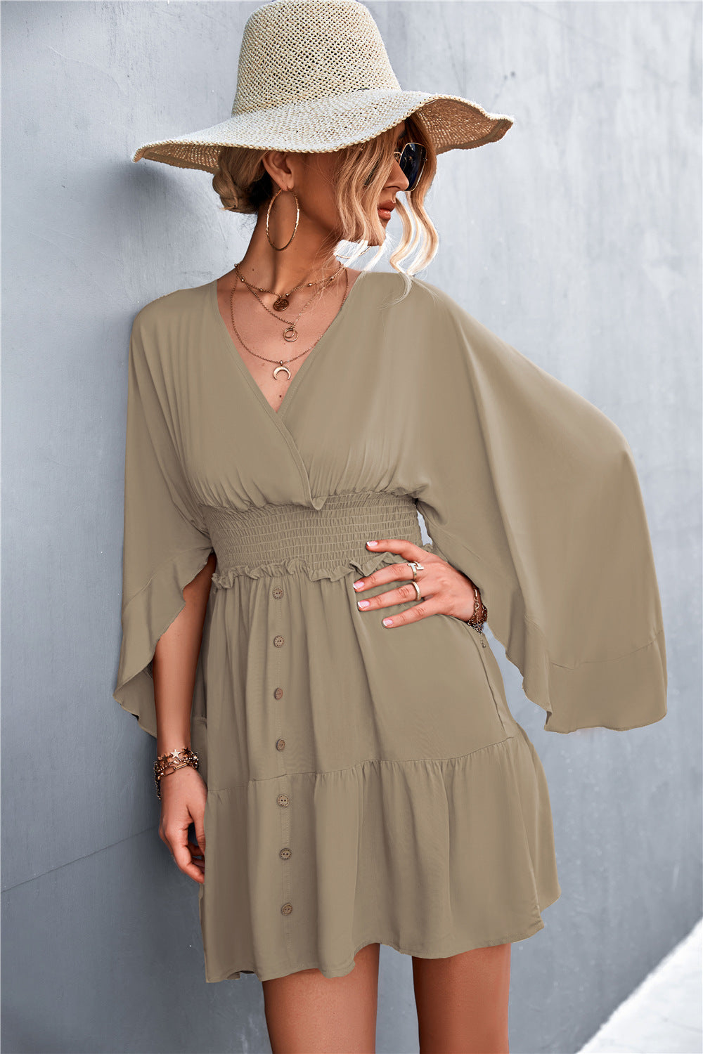 Damen lässiges Wickelkleid mit voluminösen Ärmeln und Knopfdetails EB