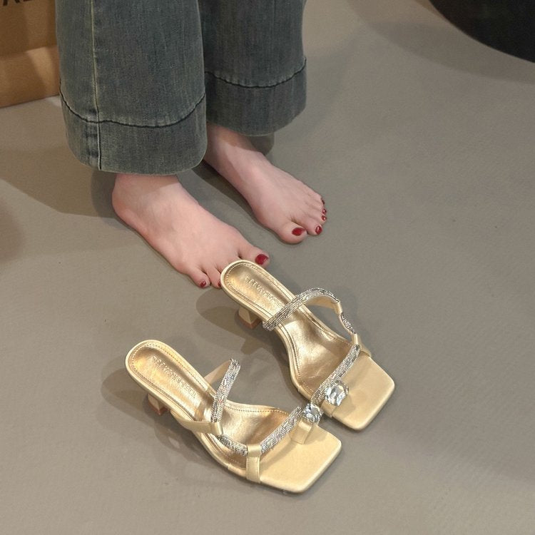 Damen elegante Riemchen-Sandalen mit funkelndem Akzent und komfortablem Absatz EB