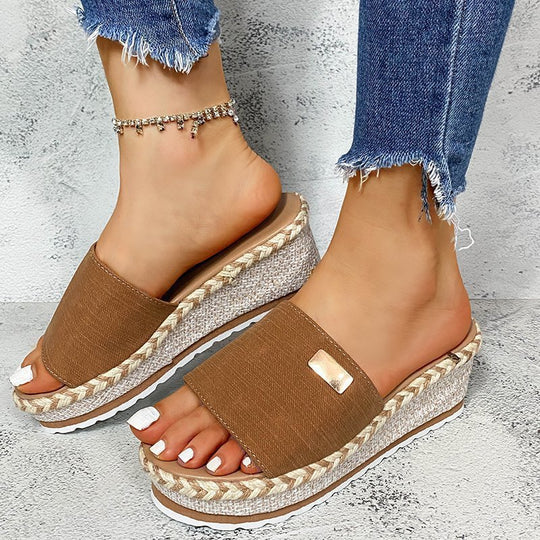 Damen Plateau-Mules mit geflochtenem Bast-Detail und komfortablem Fußbett EB