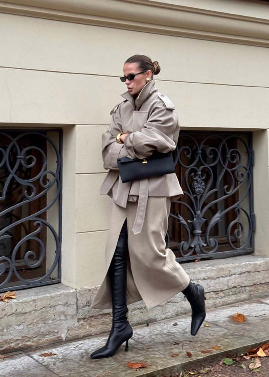 EB | Gürtelter cropped Trenchcoat