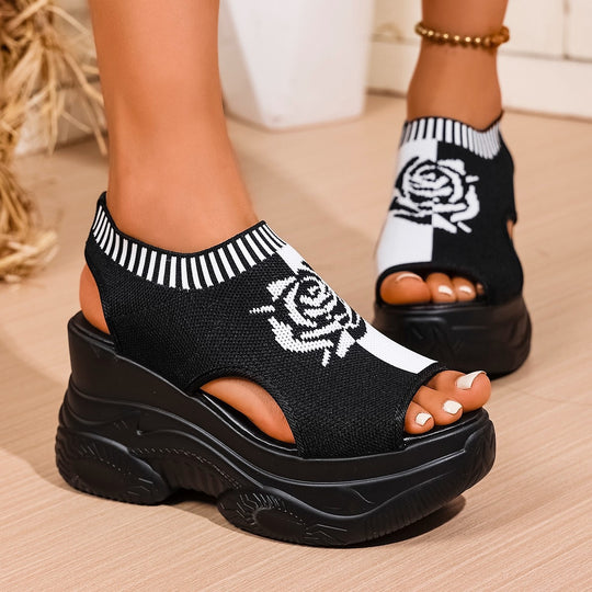 Damen Plateauschlupfschuhe mit floralen Akzenten EB