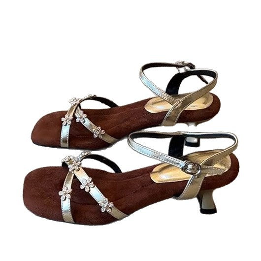 Damen elegante Sandalen mit floralen Akzenten EB