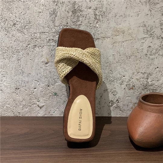 Damen entspannte Mules mit geflochtenem Riemendesign EB