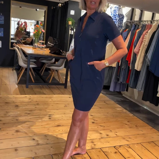 Damen Freizeitkleid mit modernem Reißverschluss und praktischen Seitentaschen Heidi-Mode