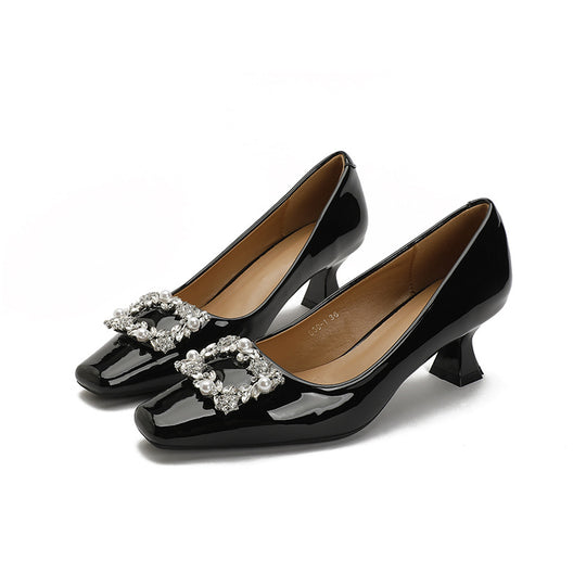 Damen elegante Pumps mit funkelndem Schmuckdetail EB