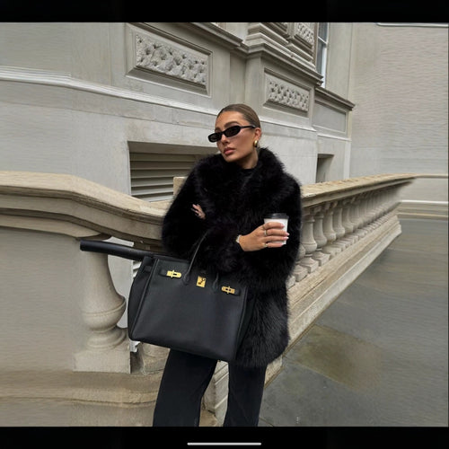 Damen Eleganter Oversized Kunstpelzmantel mit weit geschnittenen Ärmeln EB
