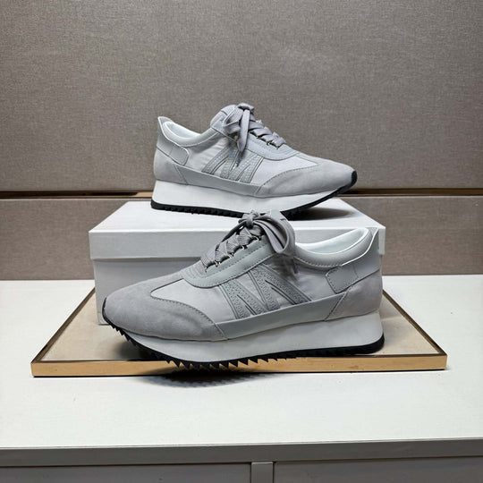 Damen Sneakers mit atmungsaktiver Oberflächenstruktur und rutschfester Sohle EB