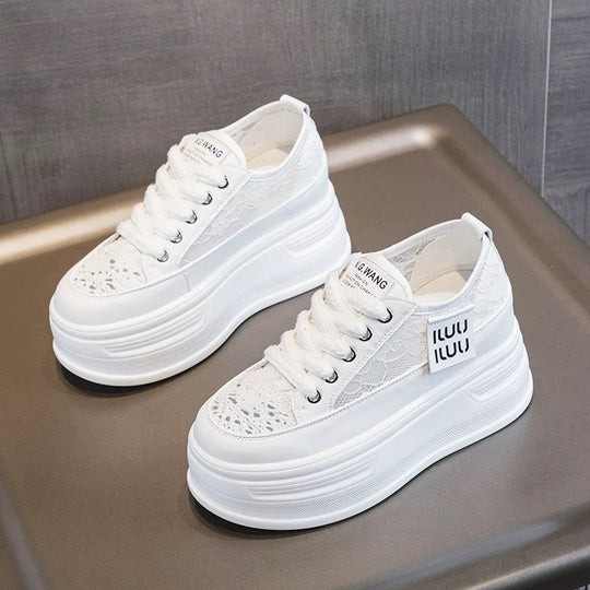 Damen Chunky Plateausneaker mit atmungsaktiver Mesh-Oberfläche und modischer Schnürung EB