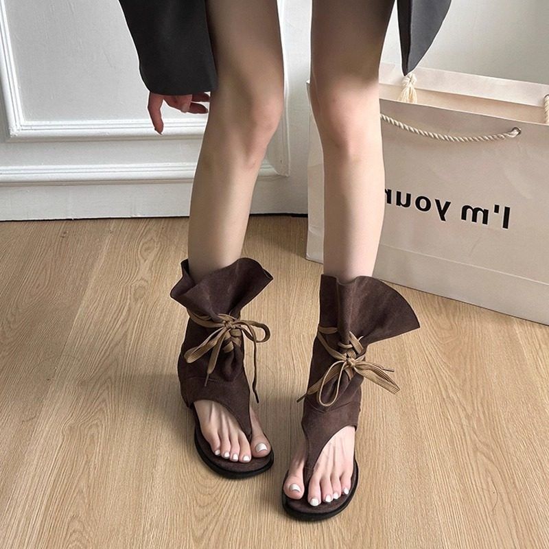 Damen Sandalen mit hohem Faltenwurf und raffiniertem Riemendesign EB