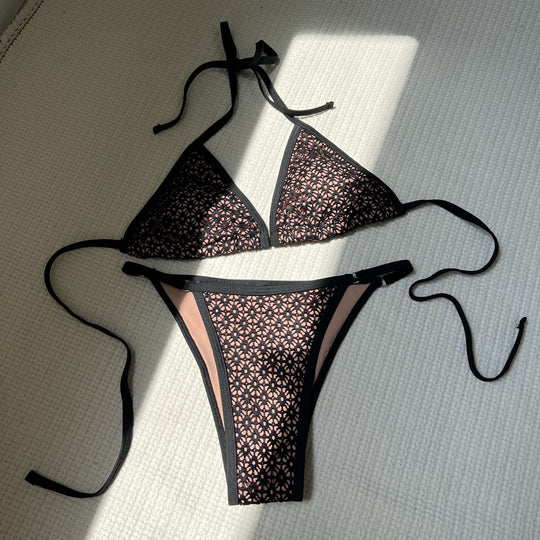 Damen Triangel-Bikini mit filigranem Spitzenmuster EB