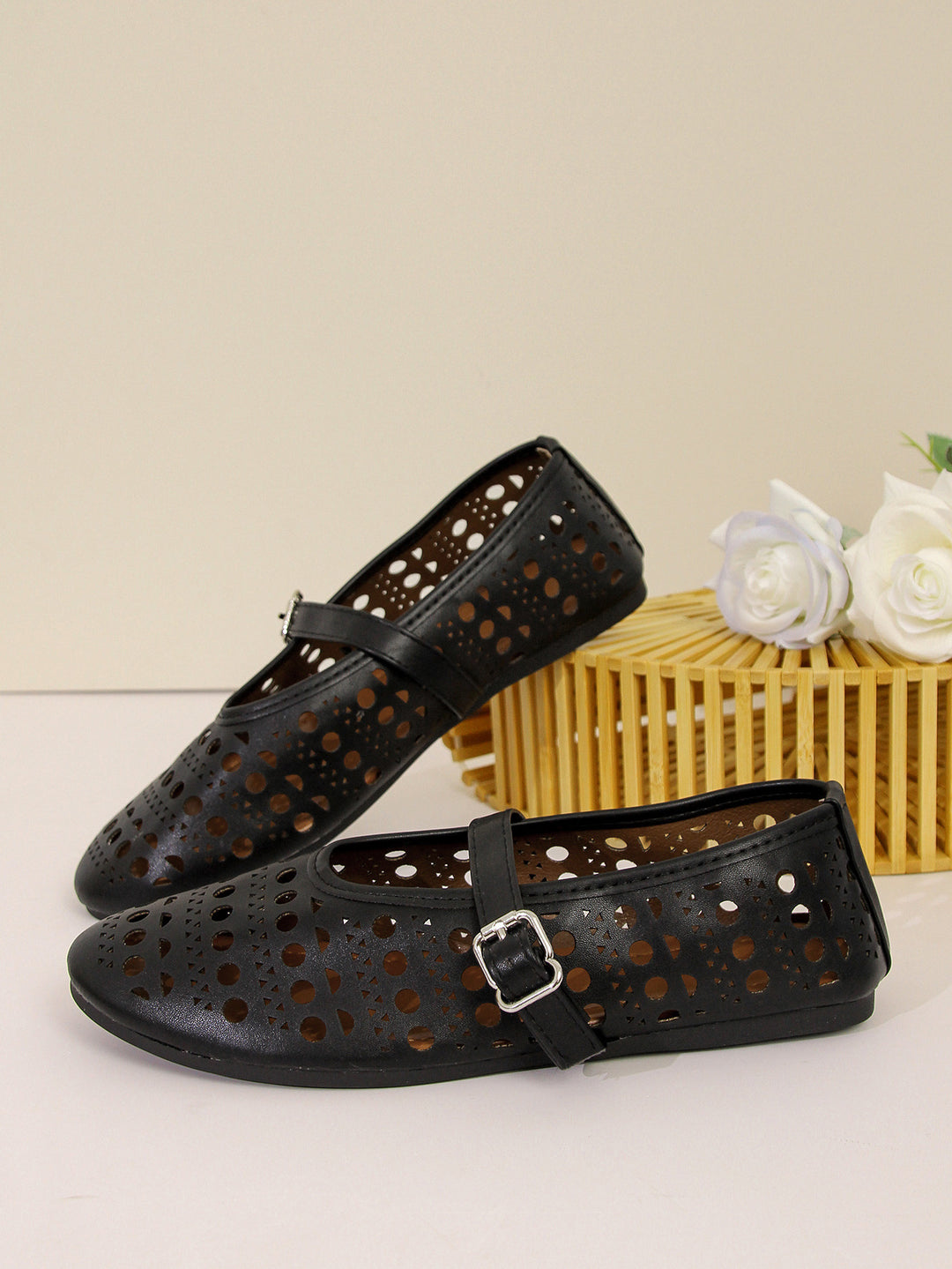 Damen komfortable Halbschuhe mit atmungsaktivem Design und verstellbarem Riemchen EB