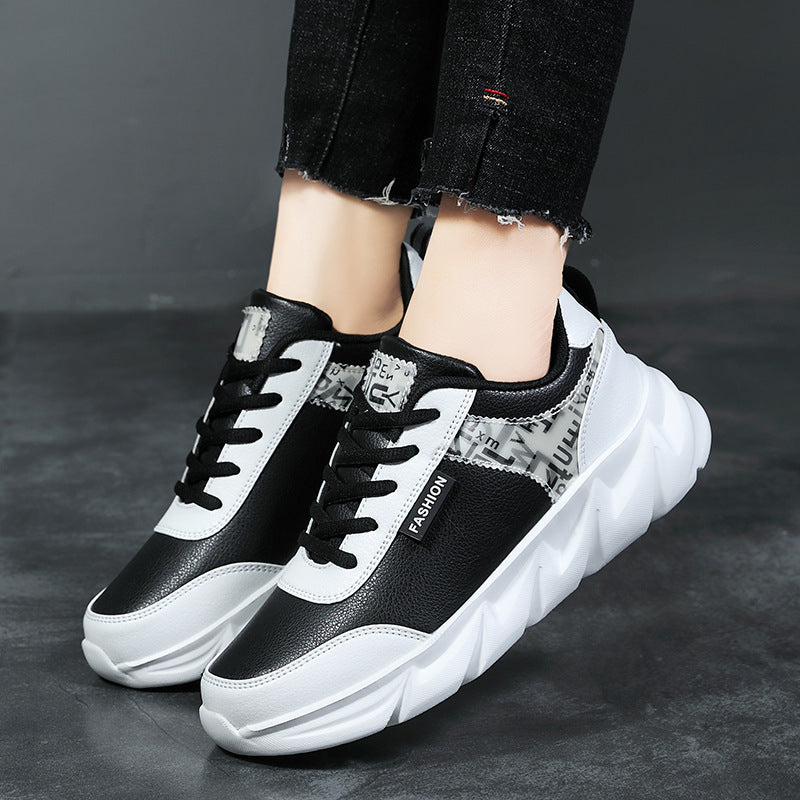 Damen nan urbaner voluminöser Sneaker mit weichem Kunstfellfutter, gepolstertem Einstieg und markanter Profilsohle EB