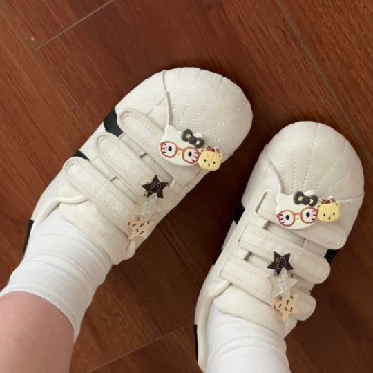 Damen Sneaker mit verstellbarem Klettverschluss und verspielten Applikationen EB