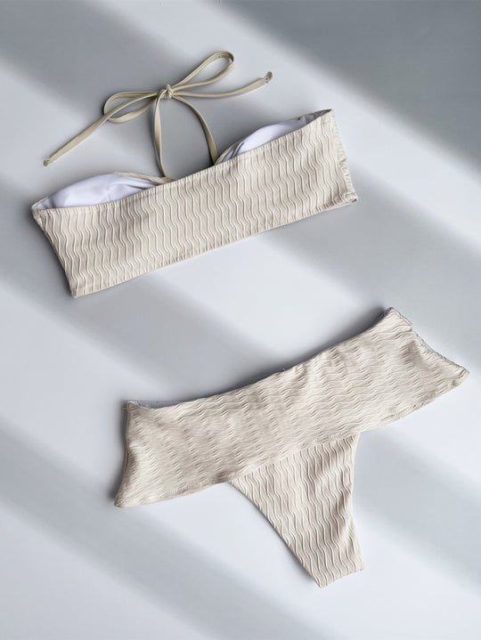 Damen Bandeau-Bikini mit raffinierten Rüschen EB