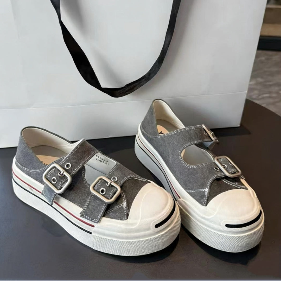 Damen Plateauslipper mit verstellbarem Riemchen und geschlossenen Zehen EB