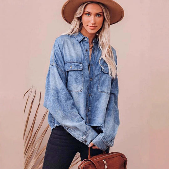 Damen Lässige Denimbluse mit Fransen und aufgesetzten Taschen EB