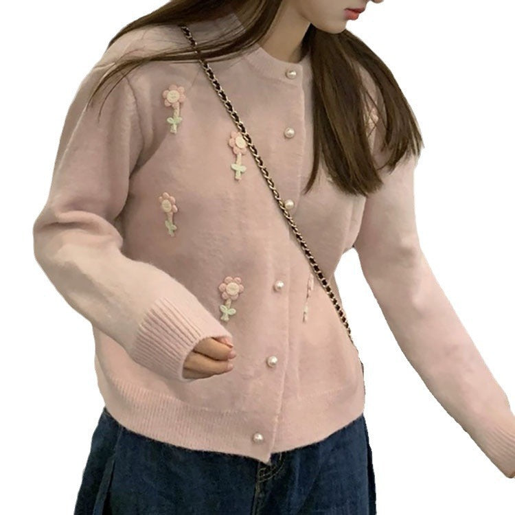 Damen Strickjacke mit kunstvollen Blumenapplikationen und eleganten Perlenknöpfen EB