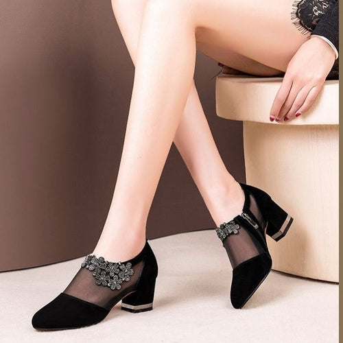 Damen Stiletto Pumps mit transparenten Einsätzen und eleganter Applikation EB