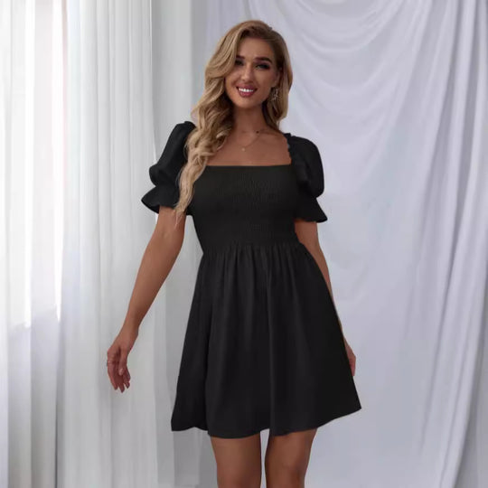 Damen kurzes Kleid mit Puffärmeln und gerafftem Oberteil EB