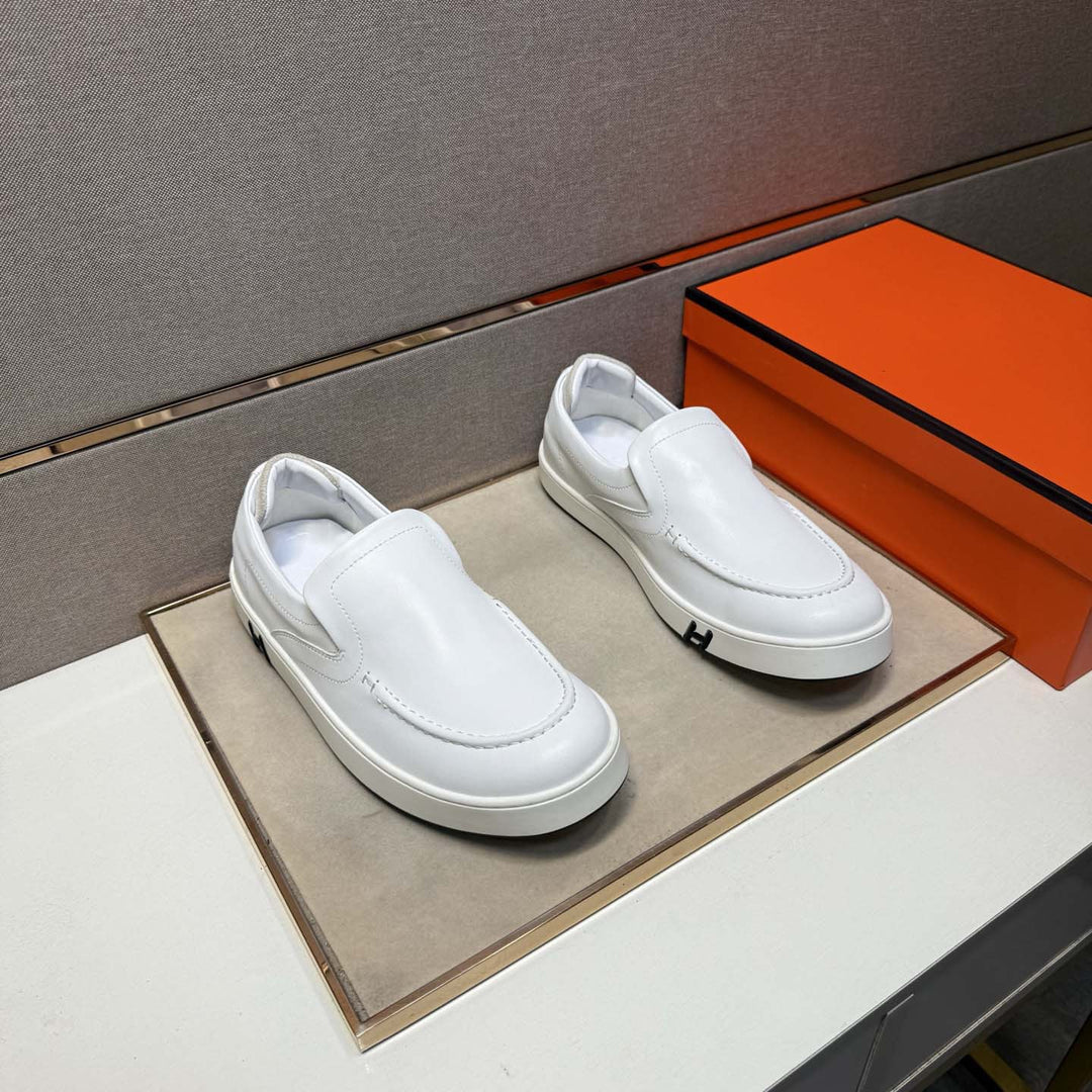 Damen Elegante Slip-On Sneaker mit stilvollem Design und komfortabler Sohle EB
