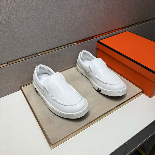 Damen Elegante Slip-On Sneaker mit stilvollem Design und komfortabler Sohle EB