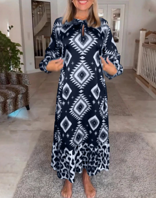Damen Maxikleid mit modernem Mustermix und verspieltem Volant Heidi-Mode