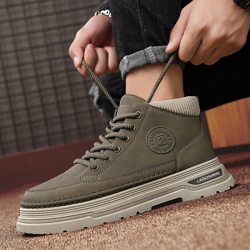 Damen Hohe Sneaker mit gepolsterter Knöchelpartie und rutschfester Sohle EB