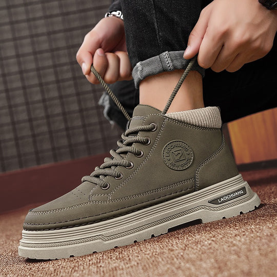 Damen Hohe Sneaker mit gepolsterter Knöchelpartie und rutschfester Sohle EB