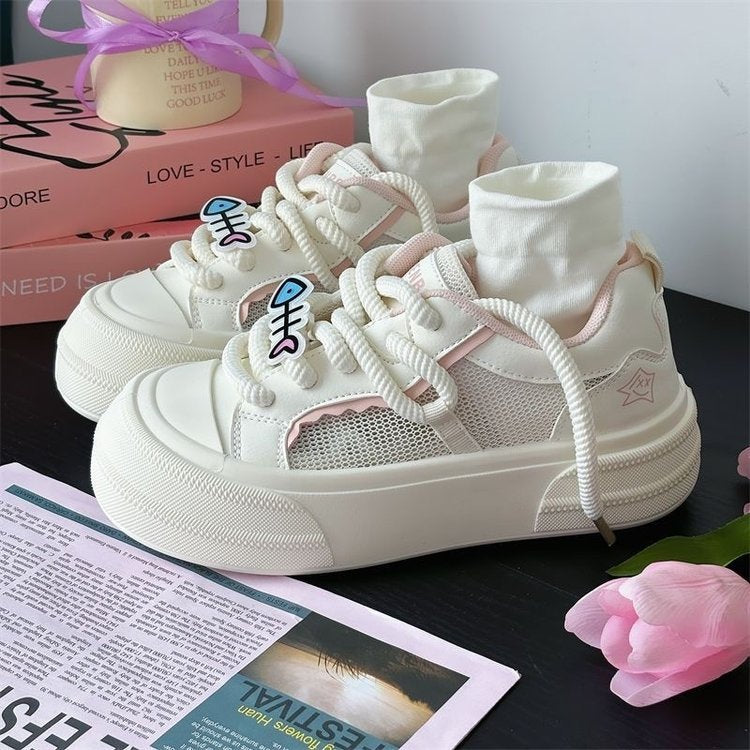 Damen Sportliche Sneakers mit strapazierfähigem Mesh-Obermaterial und buntem Sneaker-Sock EB