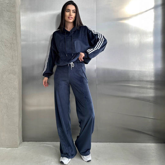Damen Velours-Zweiteiler mit Cropped-Kapuzenpullover, sportiven Ärmeln und weiter Palazzo-Hose EB