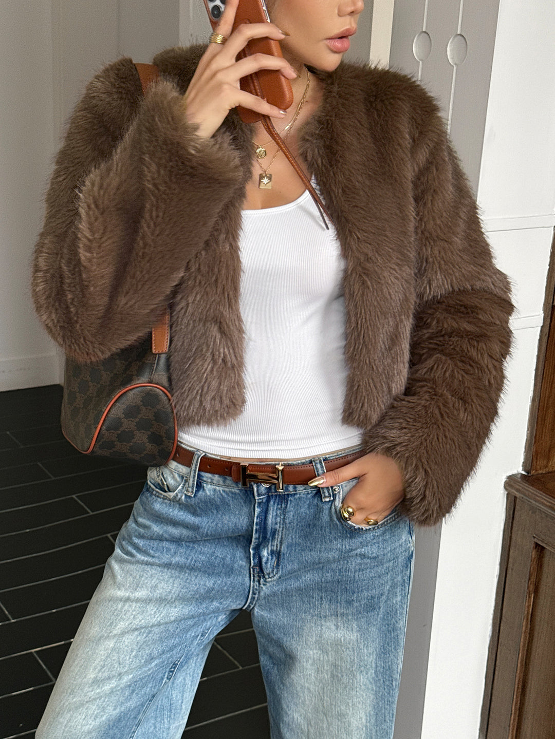 Damen nan kurzes Faux‑Fur Jacke mit voluminösen Ärmeln, offenem Schnitt und kuscheliger Innenfutter EB