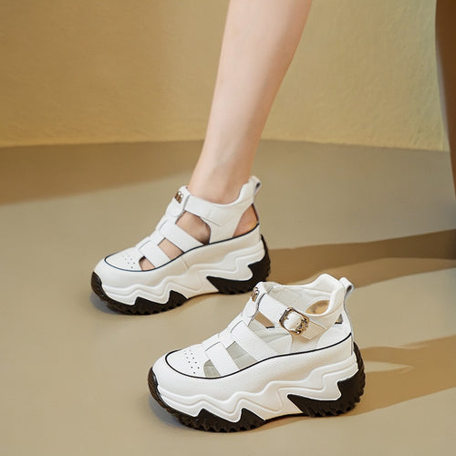 Damen Sportliche Sandalen mit rutschfestem Profil und angepasstem Riemendesign EB