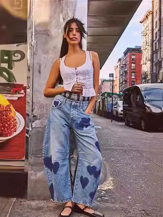 Damen weite Jeans mit Herzen-Details und entspanntem Schnitt EB